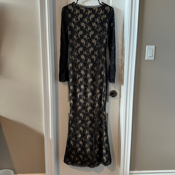 Lace Dress - Picture 4 of 4